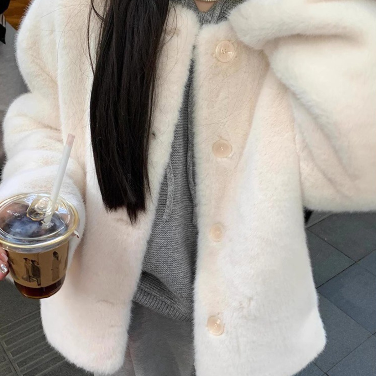 INSZEN 여성 포근한 밍크터치 퍼 숏자켓 코트 32,500원