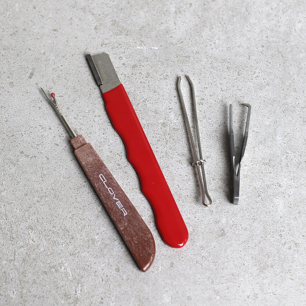 꼭 필요한 생활공구 4종모음 (고무줄바늘+실밥따개+가위날갈이+키링오프너) 10,900원