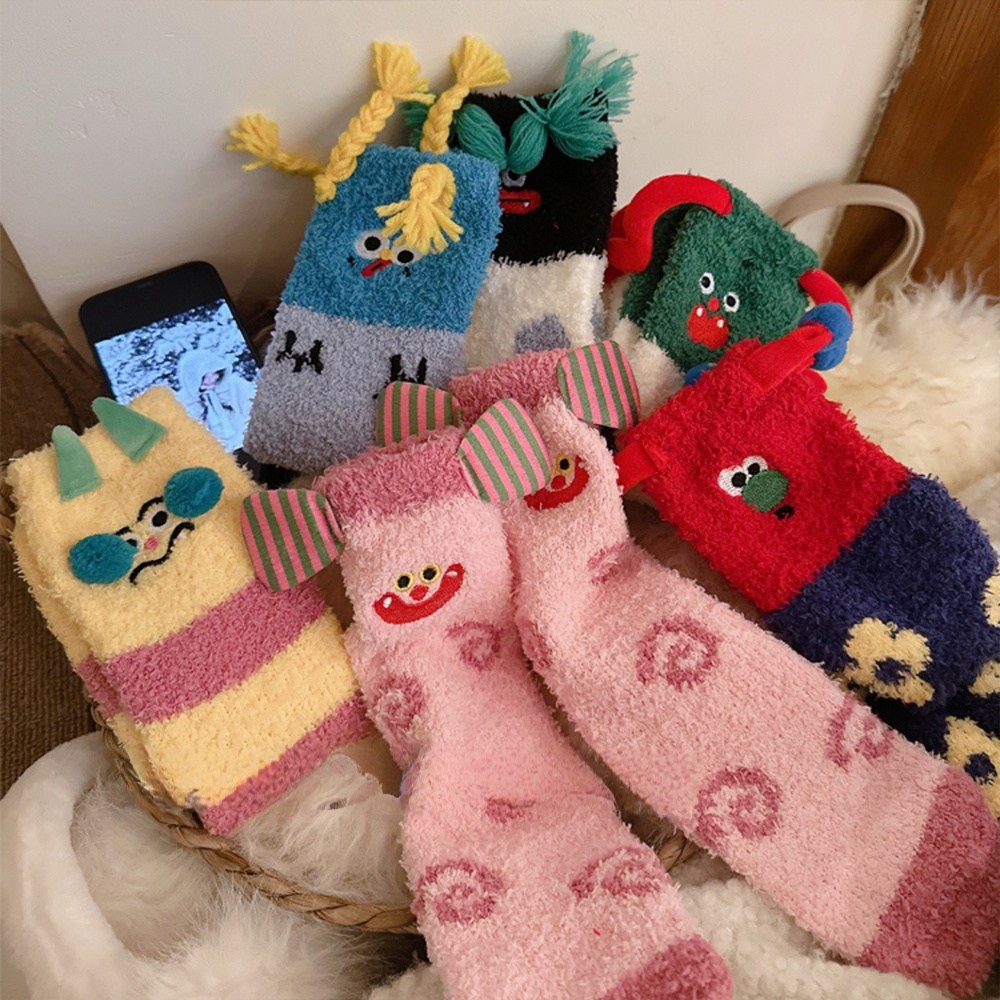 Banjiwu 여성 귀여운 겨울 수면 양말 장목 양말 중목 양말 중목 양말 도톰한 보온 방한 용품 수면 양말 패션 무압박 수면 양말 퍼 양말 6족 세트 27,990원