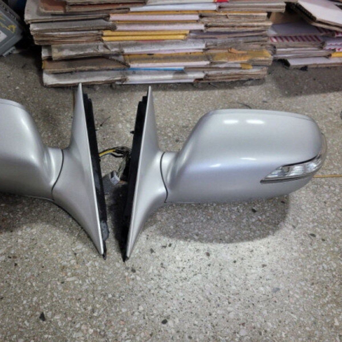 그랜져TG 백미러 그랜져TG 사이드미러 그랜저TG 사이드미러 은색 8핀 중고품 그랜져TG 백미러 121,000원