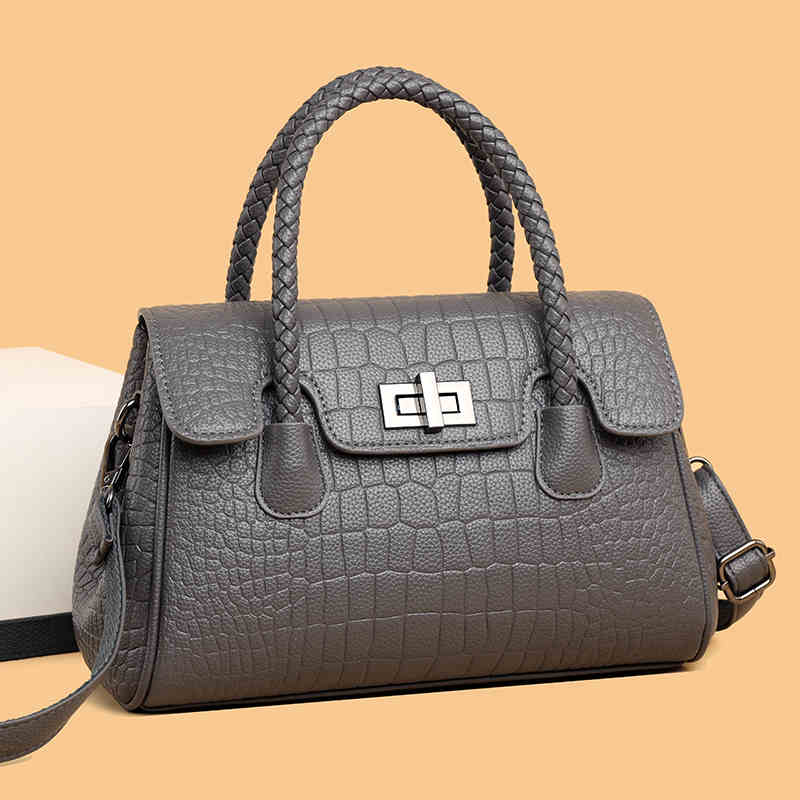 금원 여성 가죽 은장식 포인트 숄더크로스백 34,000원