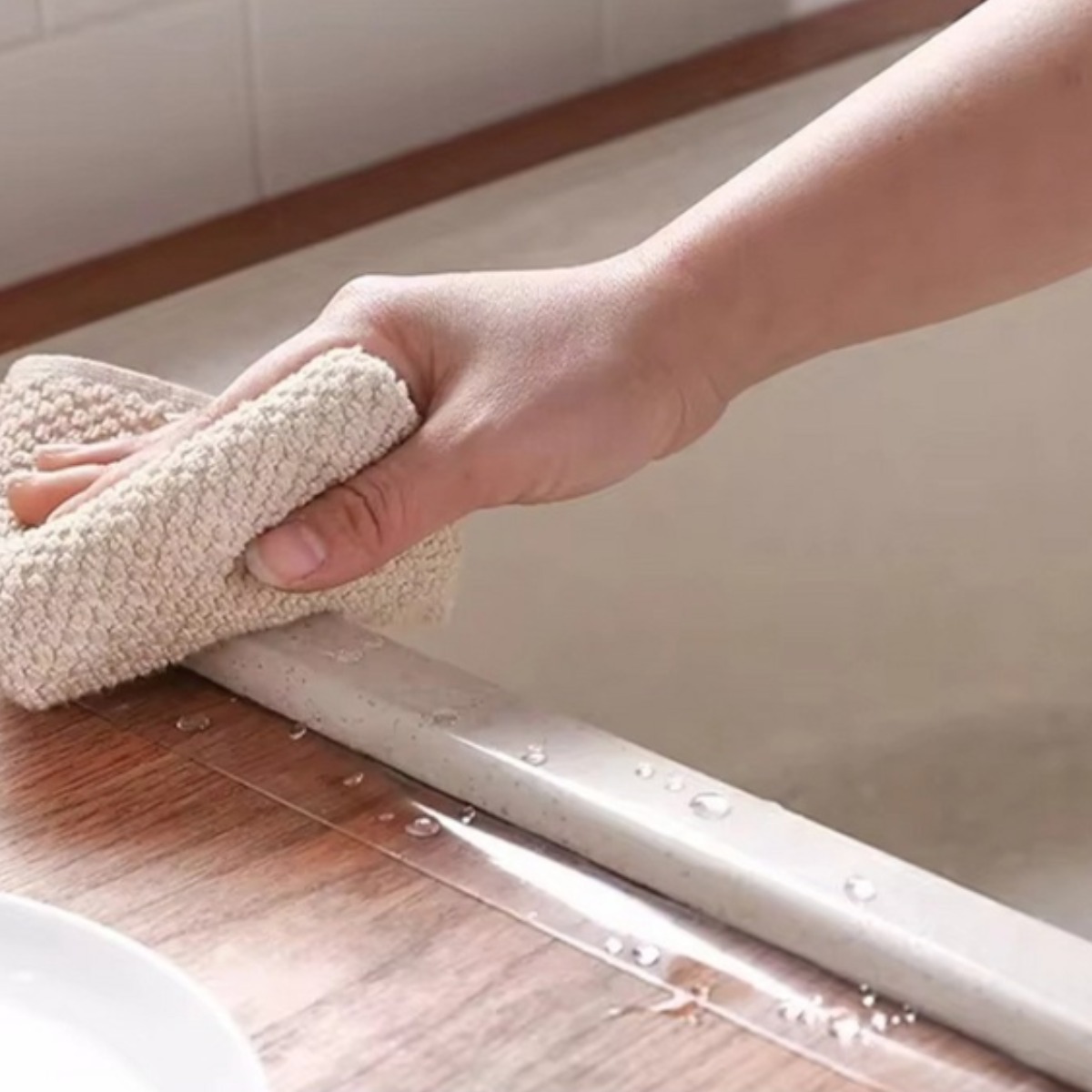 에버스타 초강력 투명 실리콘 방수 테이프 싱크대 인덕션 틈새 차단 곰팡이 방지, 3cm, 2개 8,000원