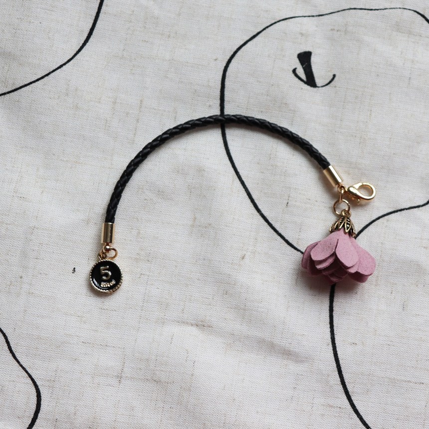 큐피드미 코코파이브& 꽃잎태슬 렌즈캡홀더 5,000원