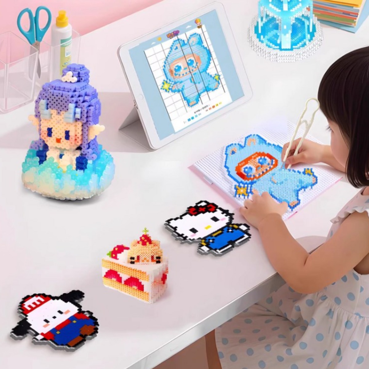 2.6MM펄러비즈 키트(도구 포함), DIY 펄러비즈 공예 재료 키트, 3D 24색 펄러비즈 도안 + 도구, 색깔 비즈 키체인 포함, 친환경/무독성/안전한 소재., 1개 13,900원