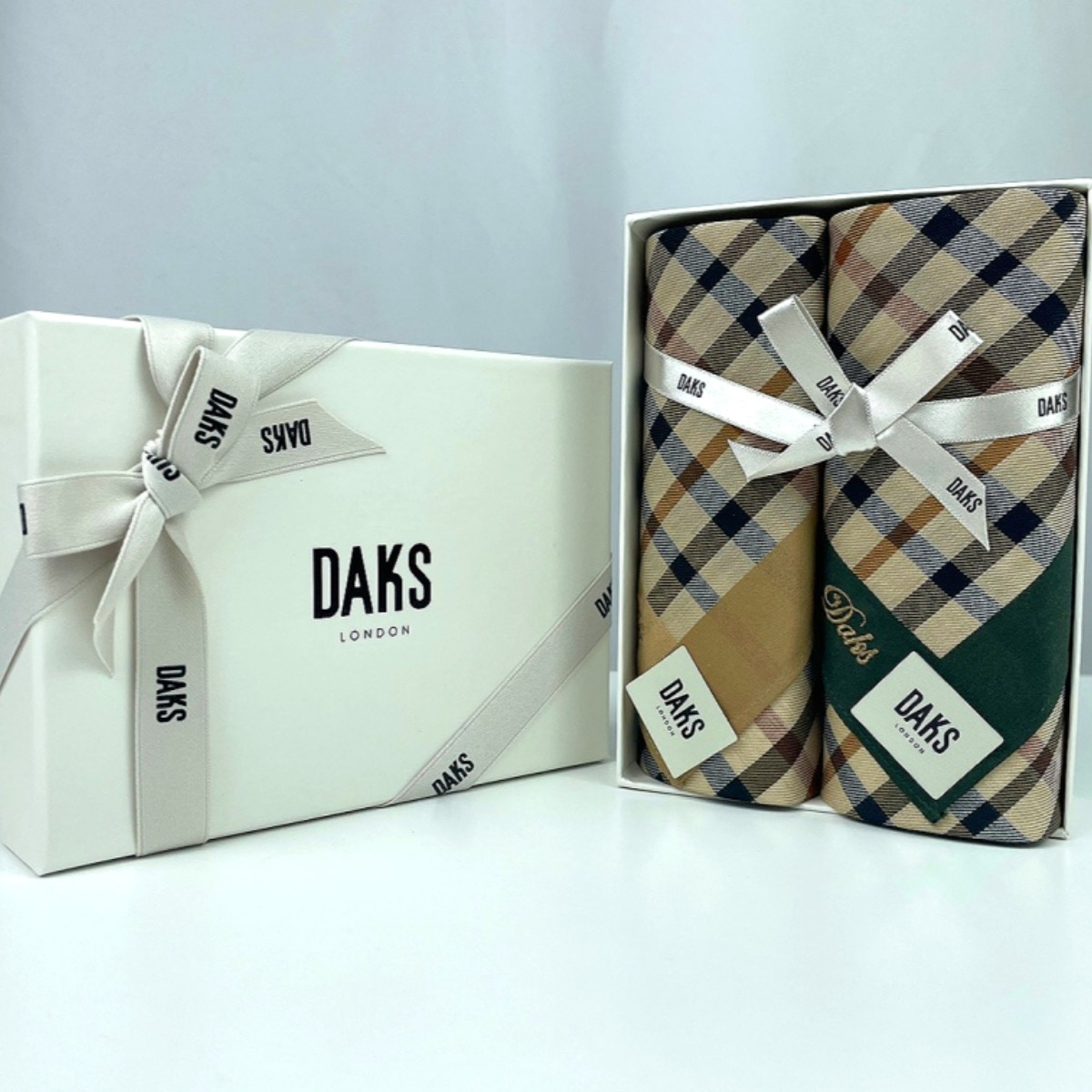 [선물포장] [백화점 정품] 닥스 체크 면 손수건 2종 세트 32,000원
