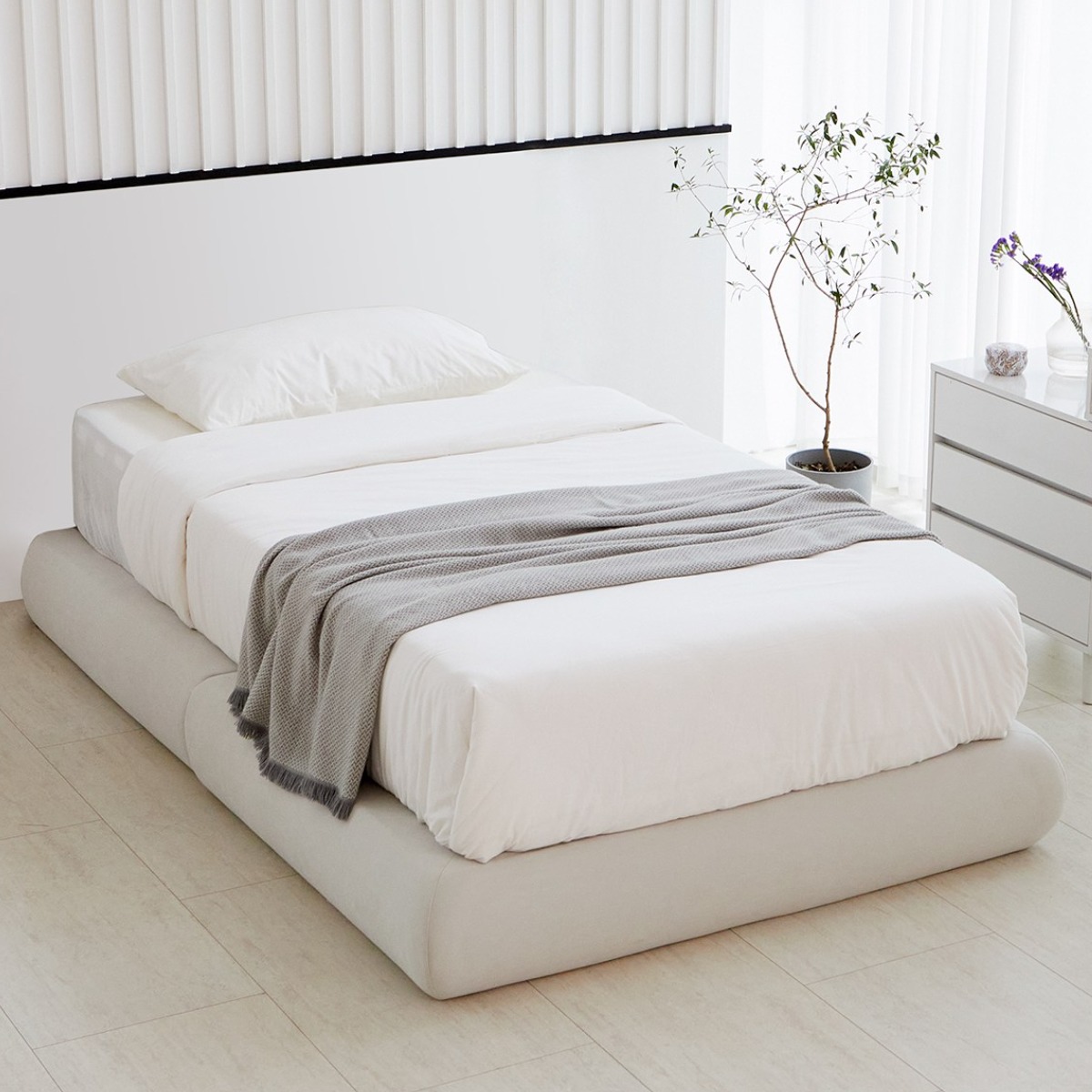 베스트리빙 무드 호텔 스타일 평상형 침대, 방수 페브릭 소재, 헤드 없는 모던 디자인, S/SS 침대프레임 (매트별도) /신혼부부 & 1인 가구 추천, 아이보리 139,000원