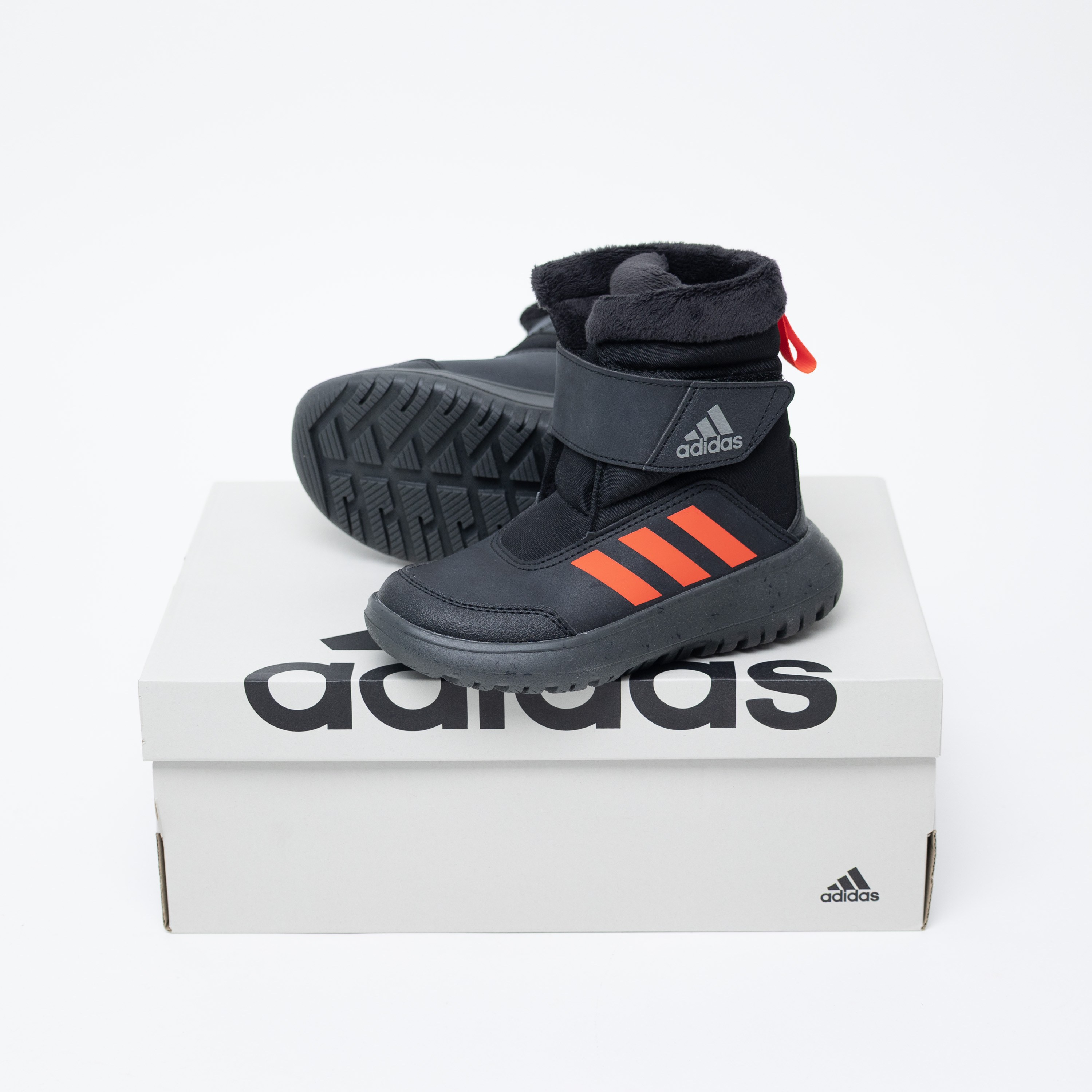 아디다스 키즈 겨울 부츠 찍찍이 벨크로타입 방한화 53,500원