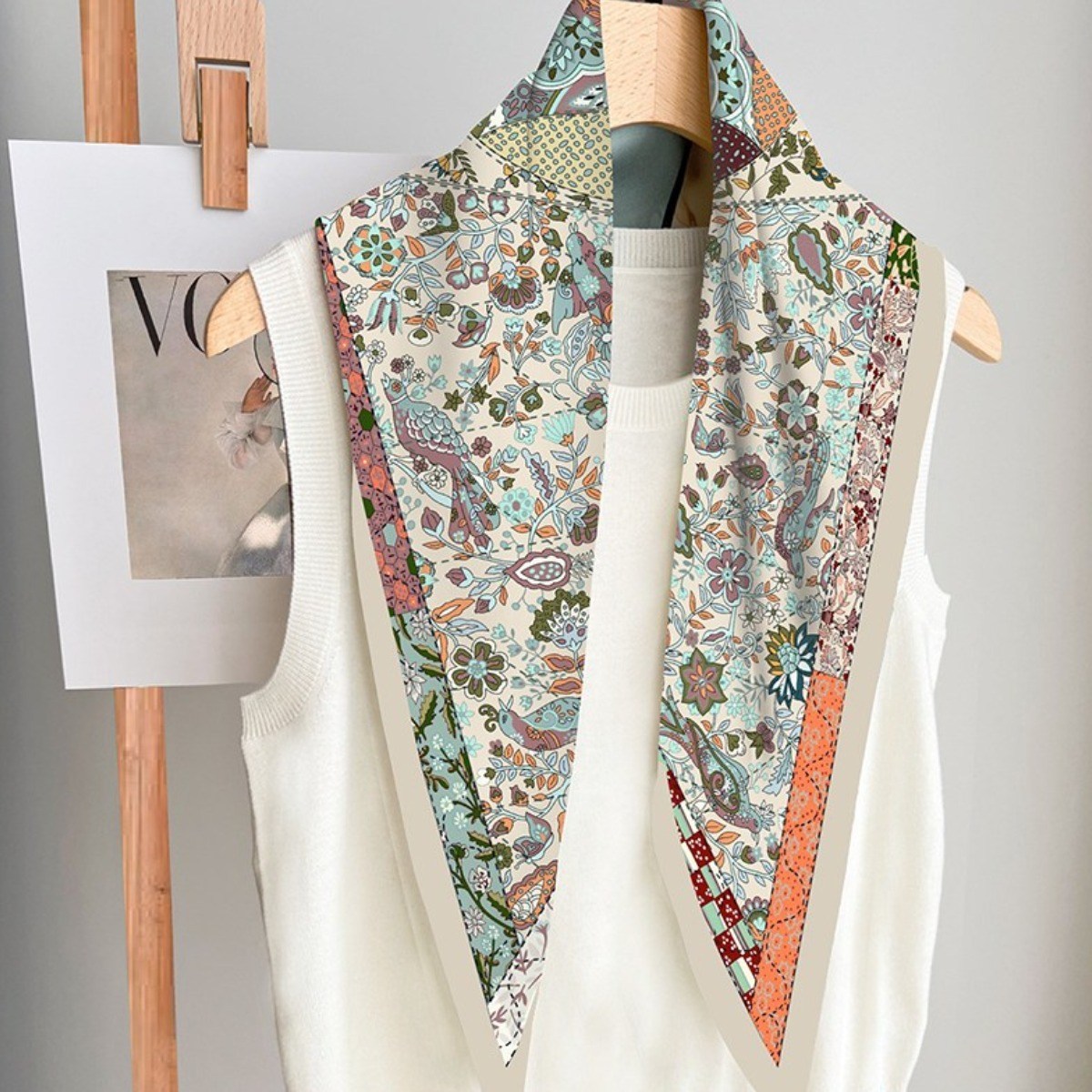 코코린느 세미 클래식 화려한 프린팅 마름모 뾰족 실크스카프(3colors) 13,900원