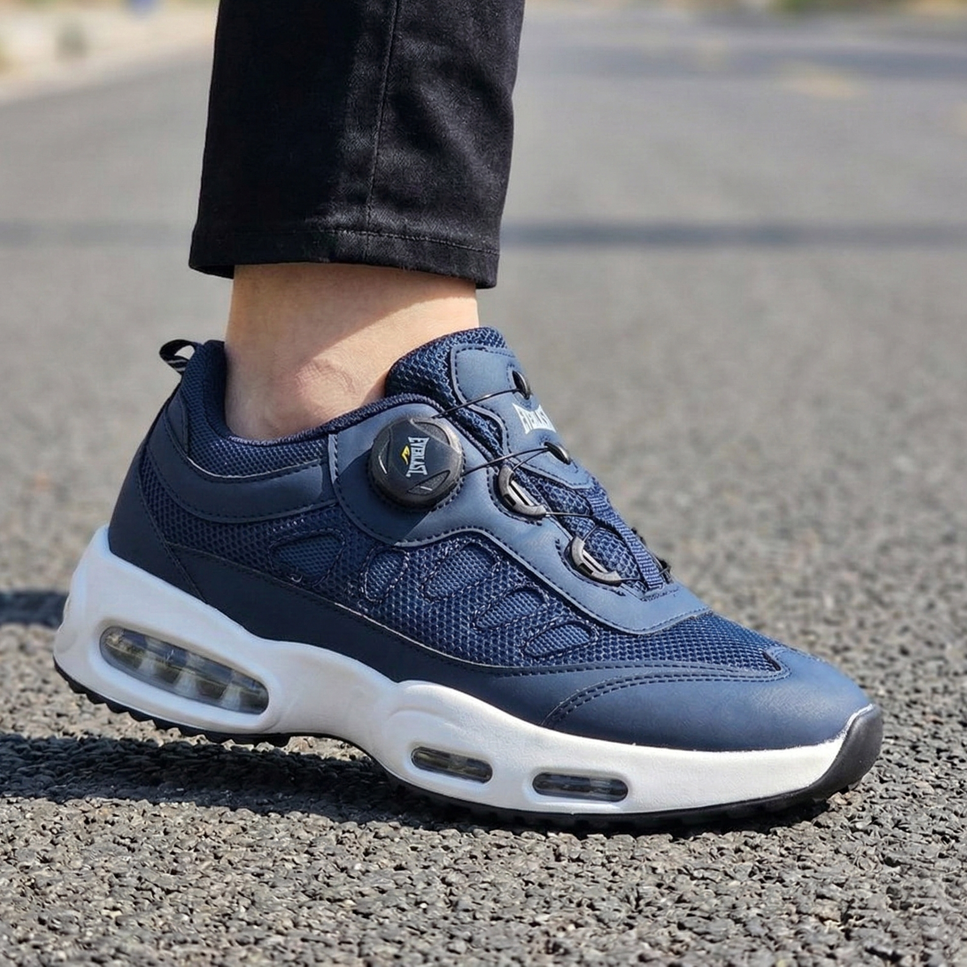 에버라스트 남자 다이얼 편한 에어 쿠션 운동화 경량 메쉬 워킹화 트레일 러닝화 끈없는 스포츠 트레킹화 발편한 신발 미끄럼방지 헬스 신발 59,500원