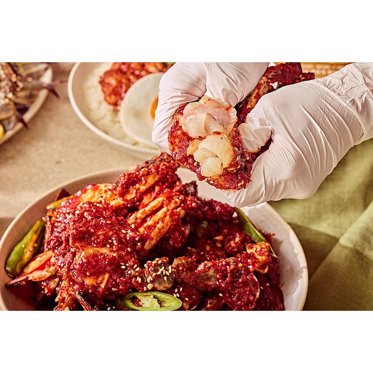 양념꽃게장 3.5kg (대)[줄서서 먹는여수맛집 명동게장], 3.5kg, 1개 103,900원