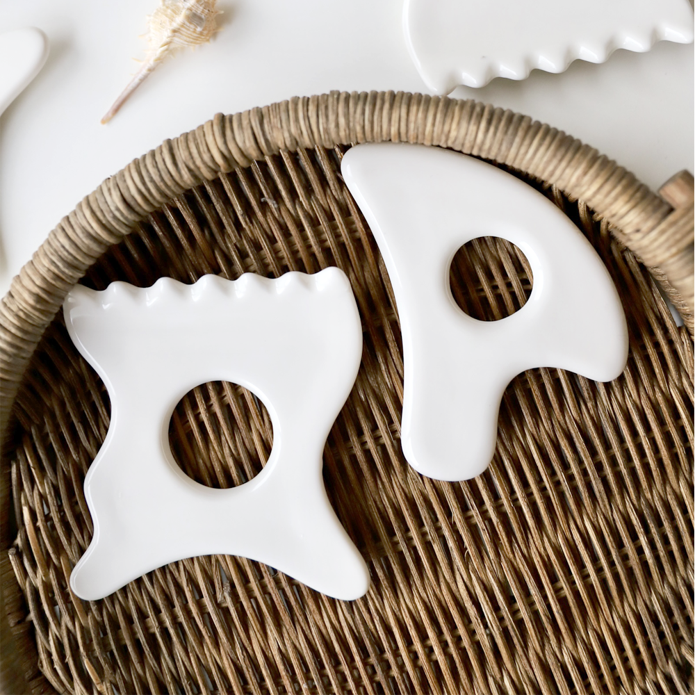 국내산 핸드메이드 세라믹 괄사 이천공방 마사지기 림프순환 얼굴 승모근 두피 목 바디 15,800원