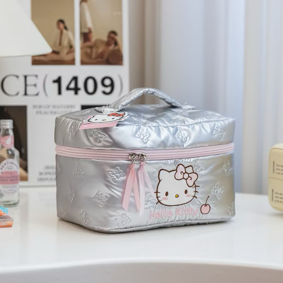 헬로키티 휴대용 방수 화장품 파우치 여행용 대용량 수납 가방 17,500원
