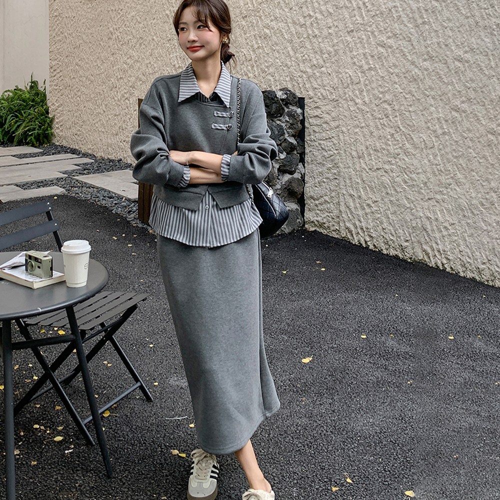 [웨일쓰] 여성 맨투맨 치마 투피스 가을 신상 페이크 레이어드 스트라이프 배색 긴팔 상의 루즈핏 밴딩 롱치마 체형커버 데일리룩 오피스룩 셋업 수트 투피스 69,800원