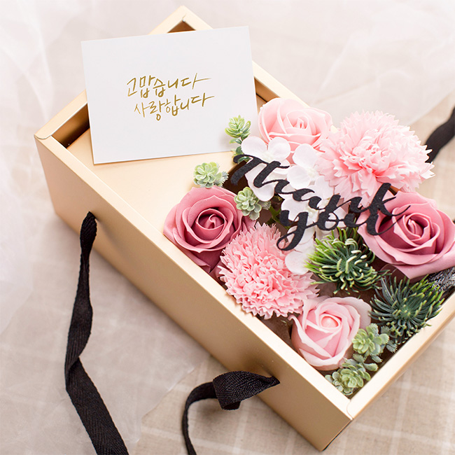 데코봉봉 비누꽃 카네이션 용돈 박스 투명뚜껑 9,590원