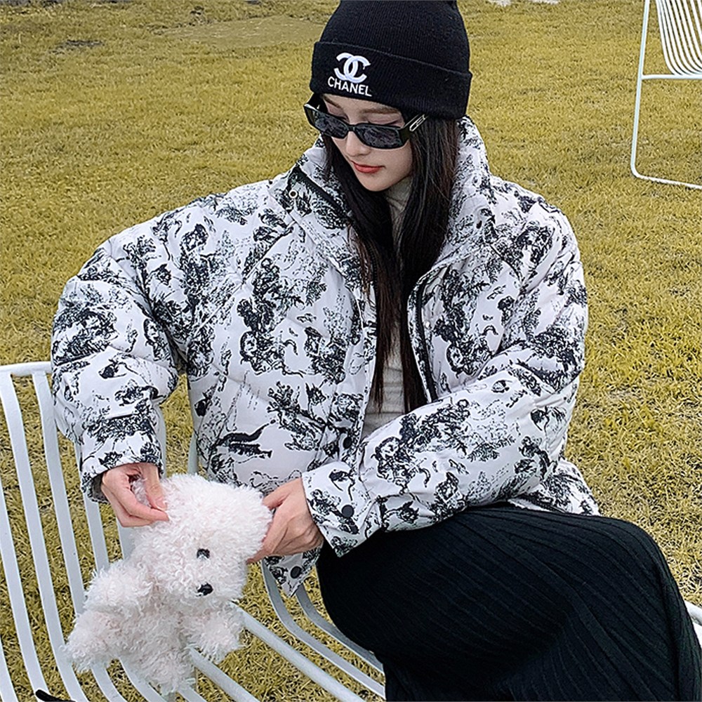 에브리핏 여성 세미 크롭 숏패딩 하이넥 패턴 점퍼 루즈핏 시보리 소매 겨울 잠바 포인트 룩 푸퍼 29,900원