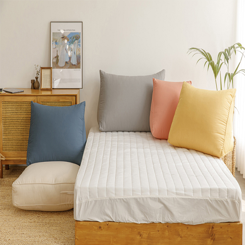 유트러스 삼각등받이쿠션 침대헤드 허리 발 미니 다리베개 면삼각쿠션 40,000원