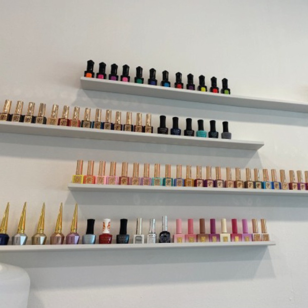선반킹 네일선반 폭이좁은 메탈 벽선반 네일진열장 LP선반 벽책꽂이 27,830원