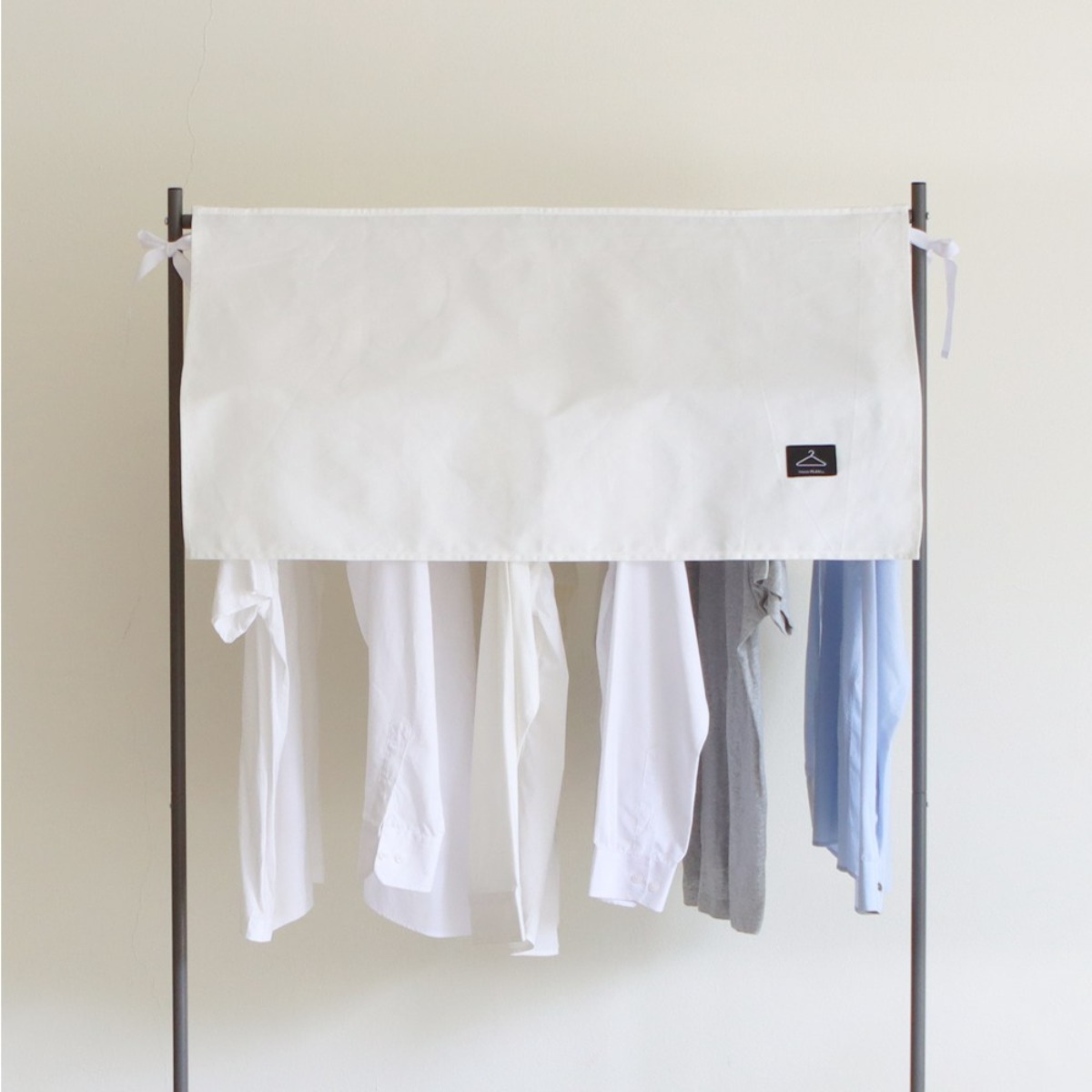 하우스플랜온 코튼 하프 행거커버 절개형 일자형 선택 어깨 먼지 차단 옷덮개 행거 가리개 18,900원