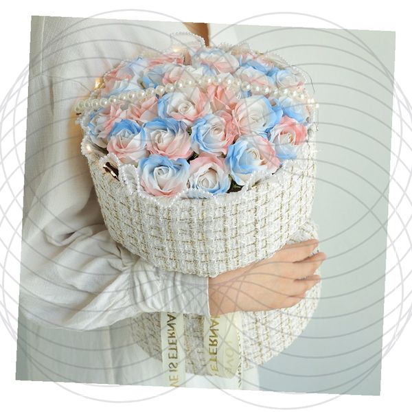 비누꽃다발 핑크블루 장미꽃다발 프로포즈 졸업선물 어버이날 스승의날 성년의날 펄장식 레이스바구니 27,030원