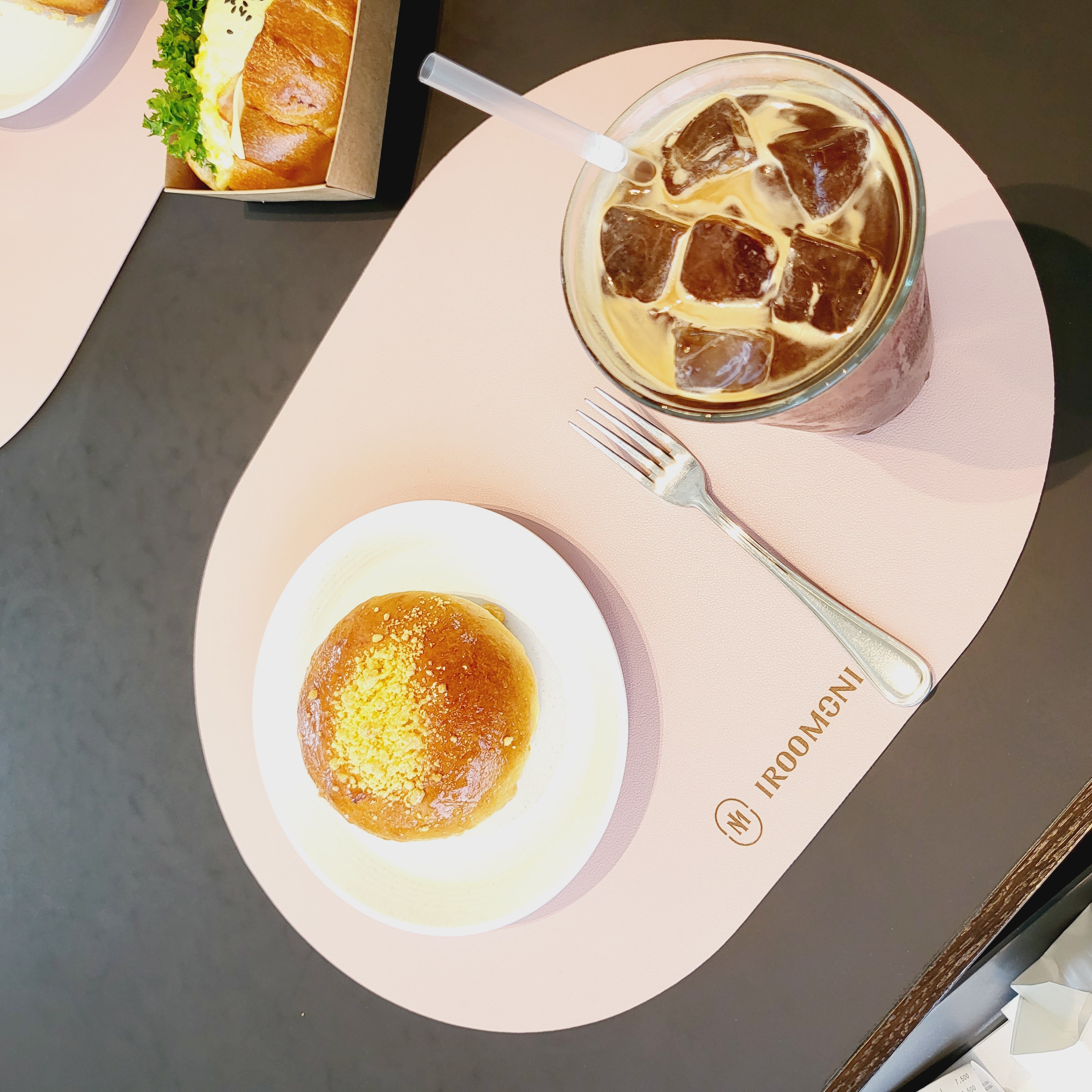 [무료각인]이루모니 식탁 테이블매트 타원형 매트 양면 방수 가죽 식탁 깔개, 인디핑크1장, 1개, (1인) 10,500원