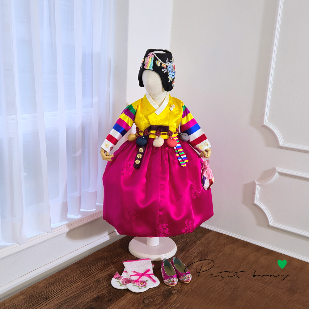 [백일 돌 세트구성] 여아한복 청아색동 양단 노랑저고리 꽃분홍치마 한복세트(10%적용)_모란꽃수조바위(검정)+진주오색주머니돌띠 132,300원