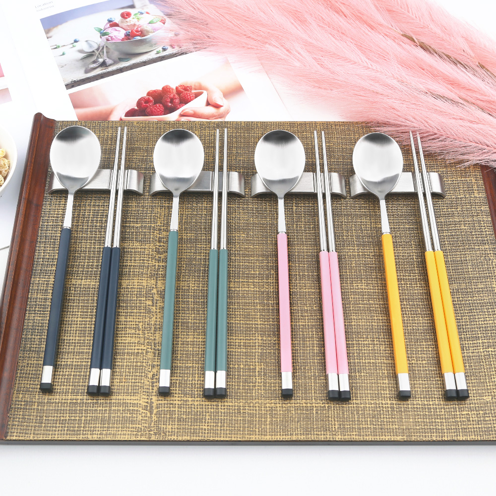 보겐 국산 스퀘어 투톤 실버 수저 + 받침 4인세트, 블루, 올리브, 핑크, 비타민, 1세트, 숟가락 4p + 젓가락 4p + 스텐실버수저받침 4p 62,220원