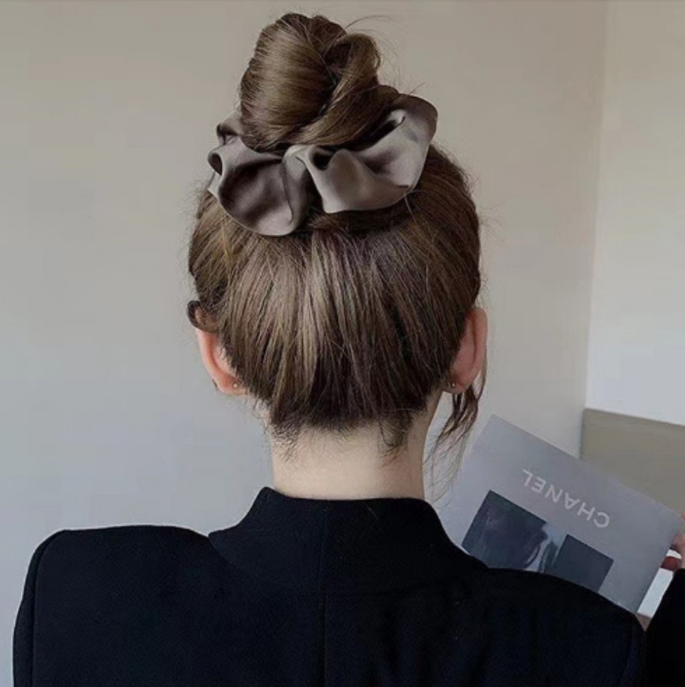 셀프촬영곱창밴드 실크 새틴 고급 여성 크레에이터 웨딩신부 기념일 데이트 촬영 결혼식 6,610원