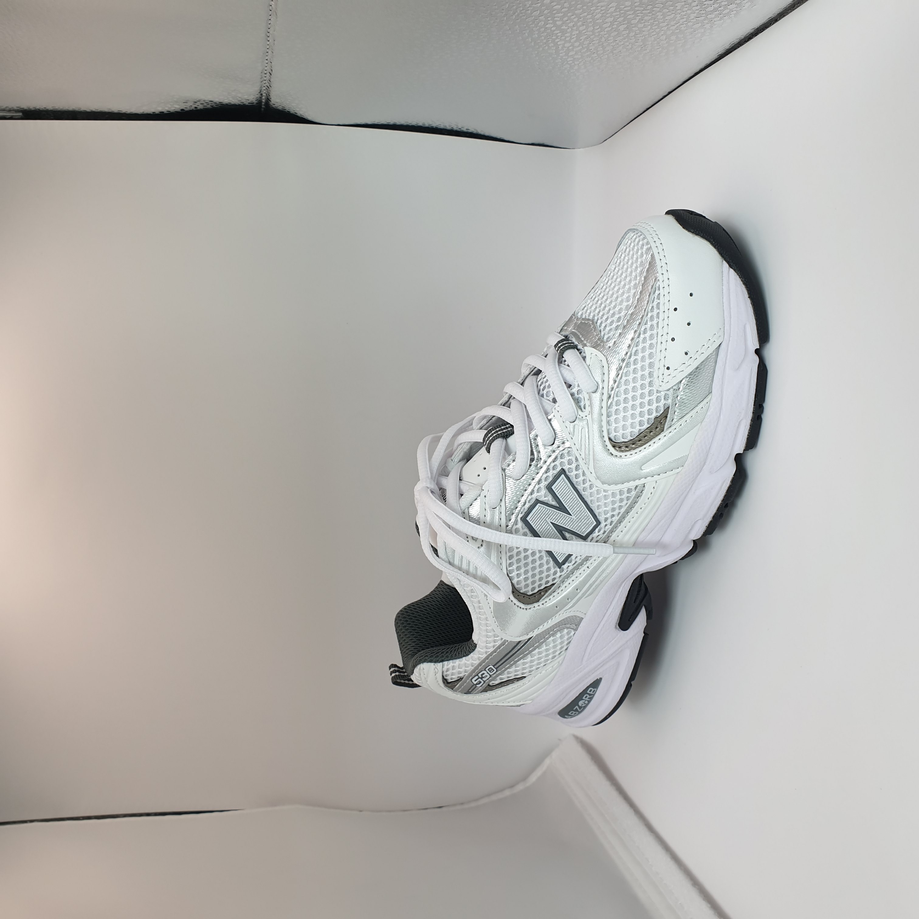 뉴발란스 530 남여공용 운동화 MR530AD 82,010원