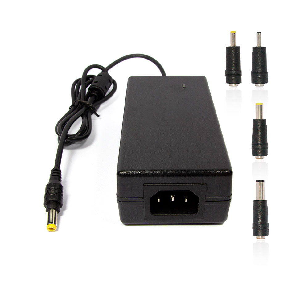 솔탑 국산 어댑터 19V 3.42A + 4종 젠더 세트 18,000원