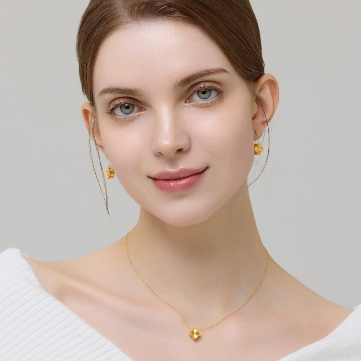 펠리체골드 24K 순금 크로버 목걸이 (+선물포장) 기념일 데일리 순금 골드 레이어드 선물 여성 행운 우정목걸이 금테크 469,000원