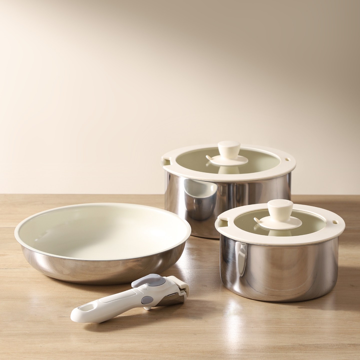 CookBuddy 스텐 인덕션 탈 부착 손잡이 6종 냄비 세트, 1세트, 18cm밀크냄비+22cm탕솥+26cm후라이팬, 크림색 + 실버색 59,900원