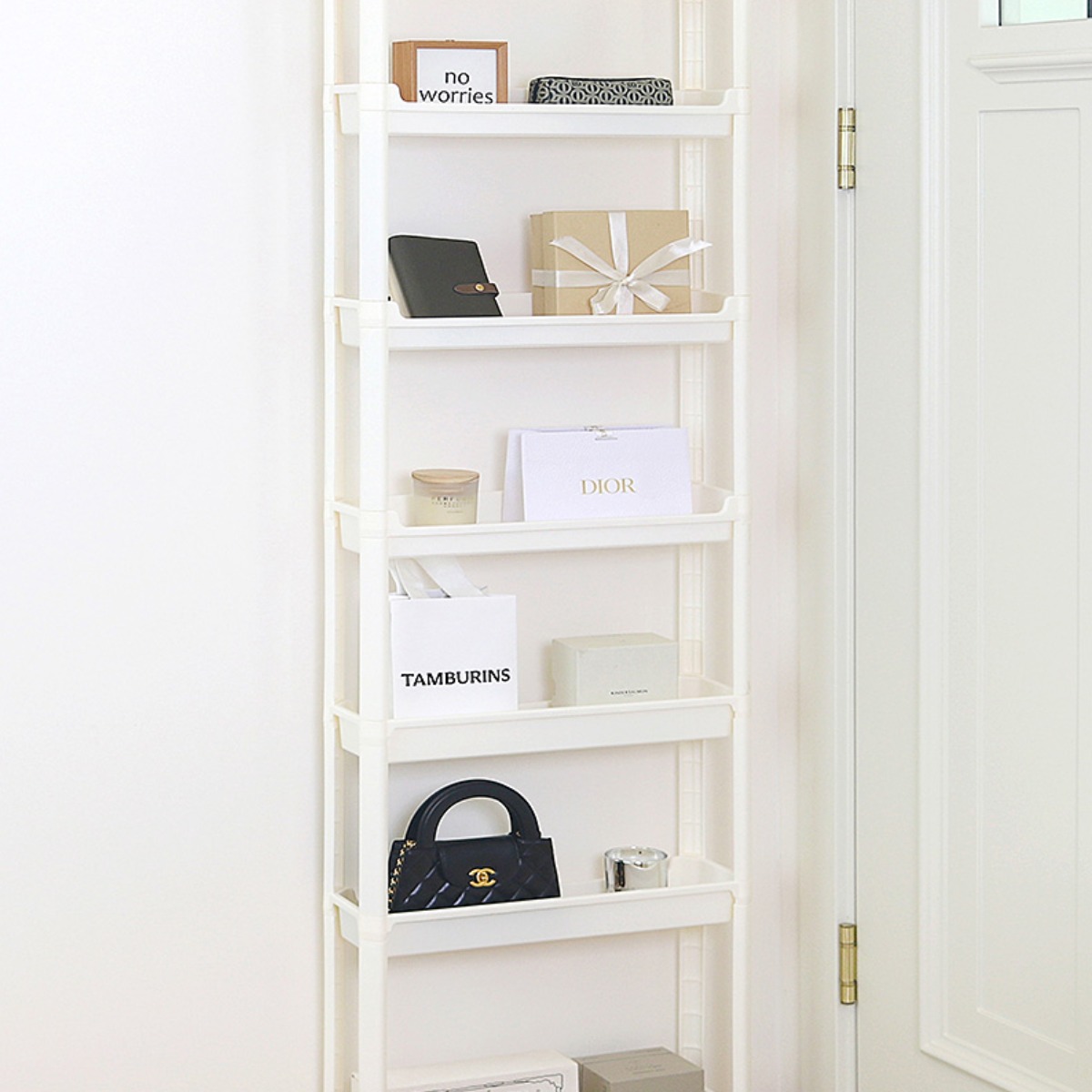 엠컴퍼니 틈새 7단 문뒤 수납장 방문 뒤 까꿍 선반 다용도 틈새장 슬림 공간활용 정리랙 오픈형 화이트 수납선반 폭좁은 인테리어 잡지랙 문틈새 수납함 [XMATO-654690896], 화이트, 1개 32,800원