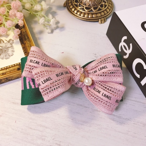 더피오니 핑크 블랙 라벨 케미 레터링 진주 왕리본 볼륨 머리핀 19,600원