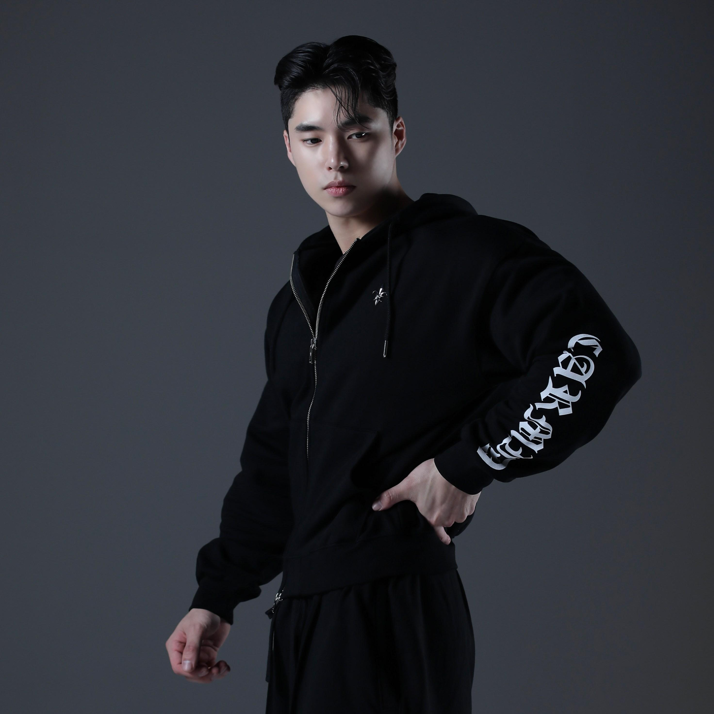 카미드 레터링 투웨이 크롭 후드집업 139,000원