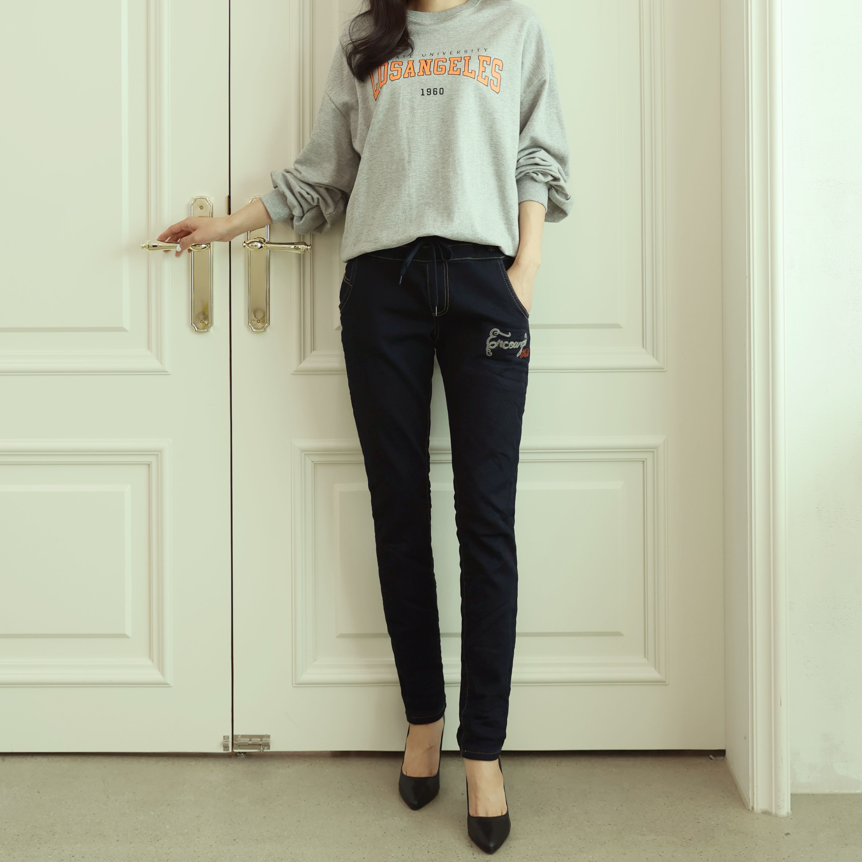 국산 중년 여성 밴딩 스판 자수패치 데님 팬츠 85,000원