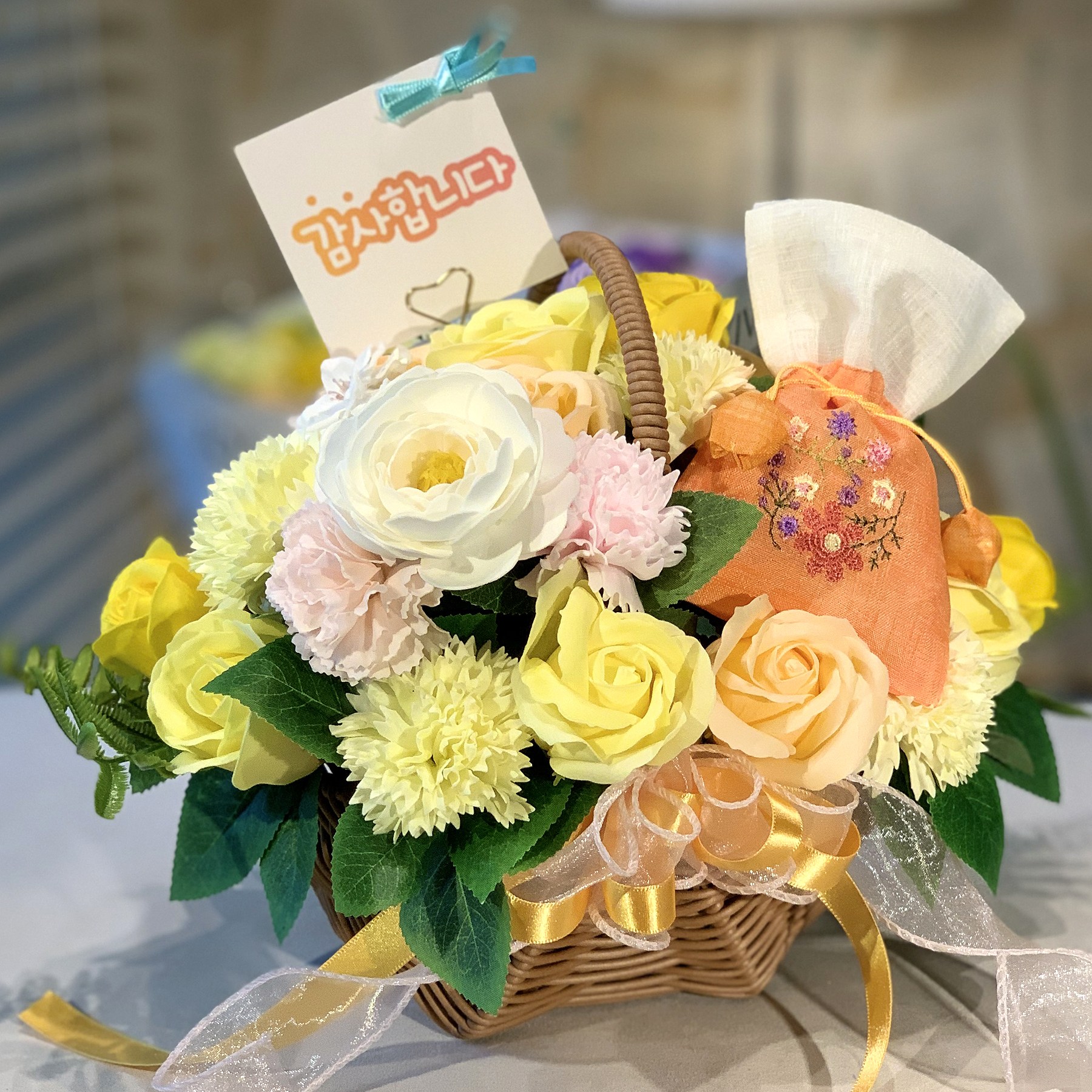 용돈꽃바구니 옐로우(대) 복주머니 비누꽃다발 어버이날 부모님생신 돌잔치 개업식꽃바구니 47,700원