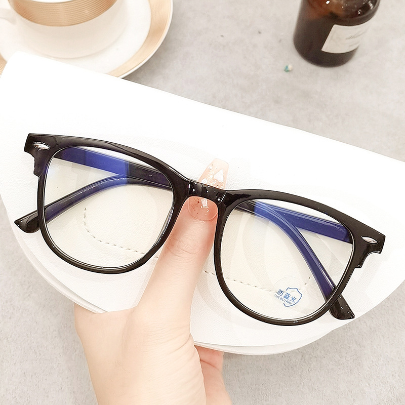 여성 쌩얼커버 뿔테 안경테 블루라이트 차단 안경 6,900원