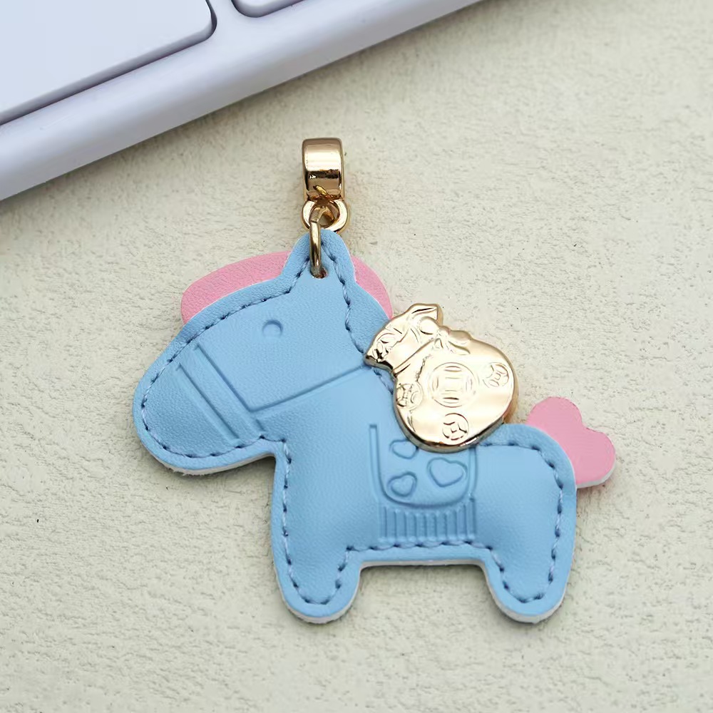 붉은말 열쇠고리 2026 병오년 금빛 말 자동차키링 키홀더 키링 행운 장식 행운 키홀더 키홀더 가정용 키홀더, 1개, 파란색 6,900원