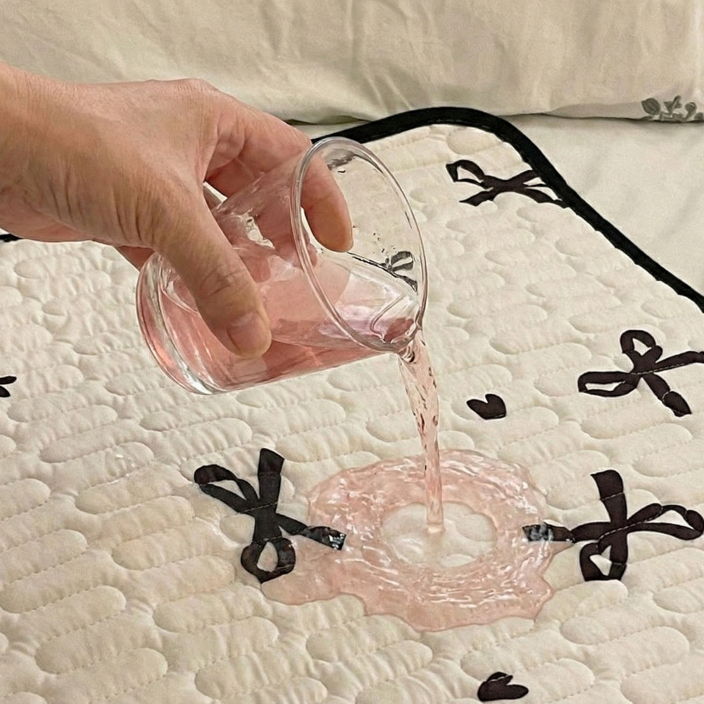 데이벤처 생리 안심 미끄럼방지 방수패드, 하트리본 11,000원