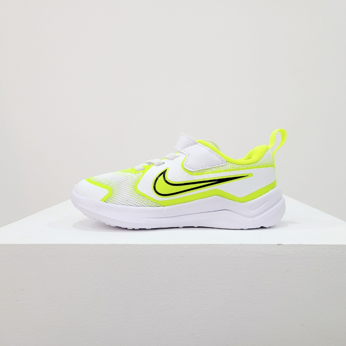 [국내정품] 나이키 베이비 코스믹러너 화이트볼트 유아 아동 키즈 찍찍이 벨크로 신기편한 가벼운 운동화 신발클리너물티슈증정 45,000원