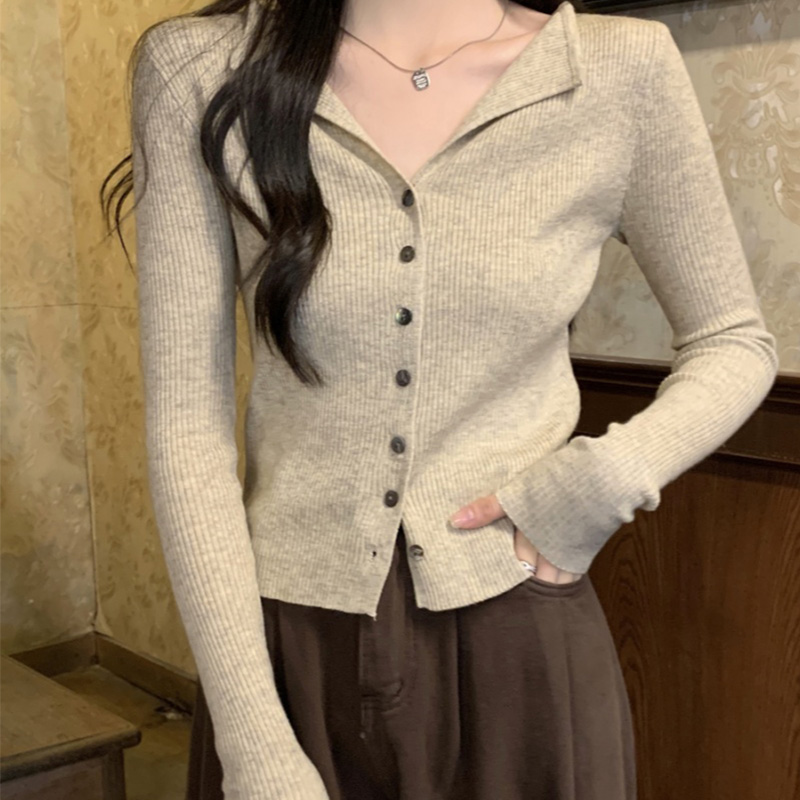 큐엔유 여성 빅카라 골지 긴팔니트 슬림 단추 니트 가디건 16,050원