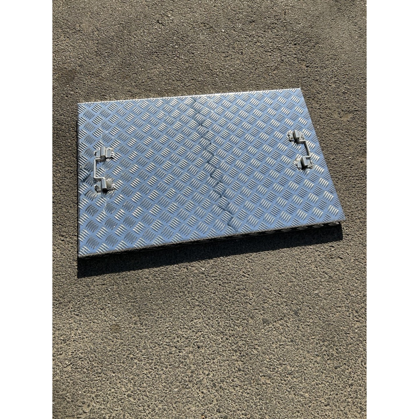 알루미늄체크판 맨홀 뚜껑 손잡이 1개 3T 1000x1000(mm) (높이 30mm), 1개 290,000원