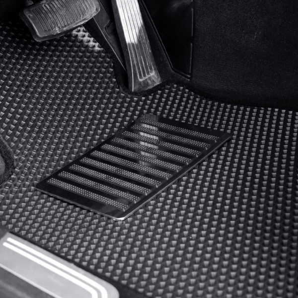 더존 벌집 카매트 돌기형+레이싱 발판패드 3P 37,400원