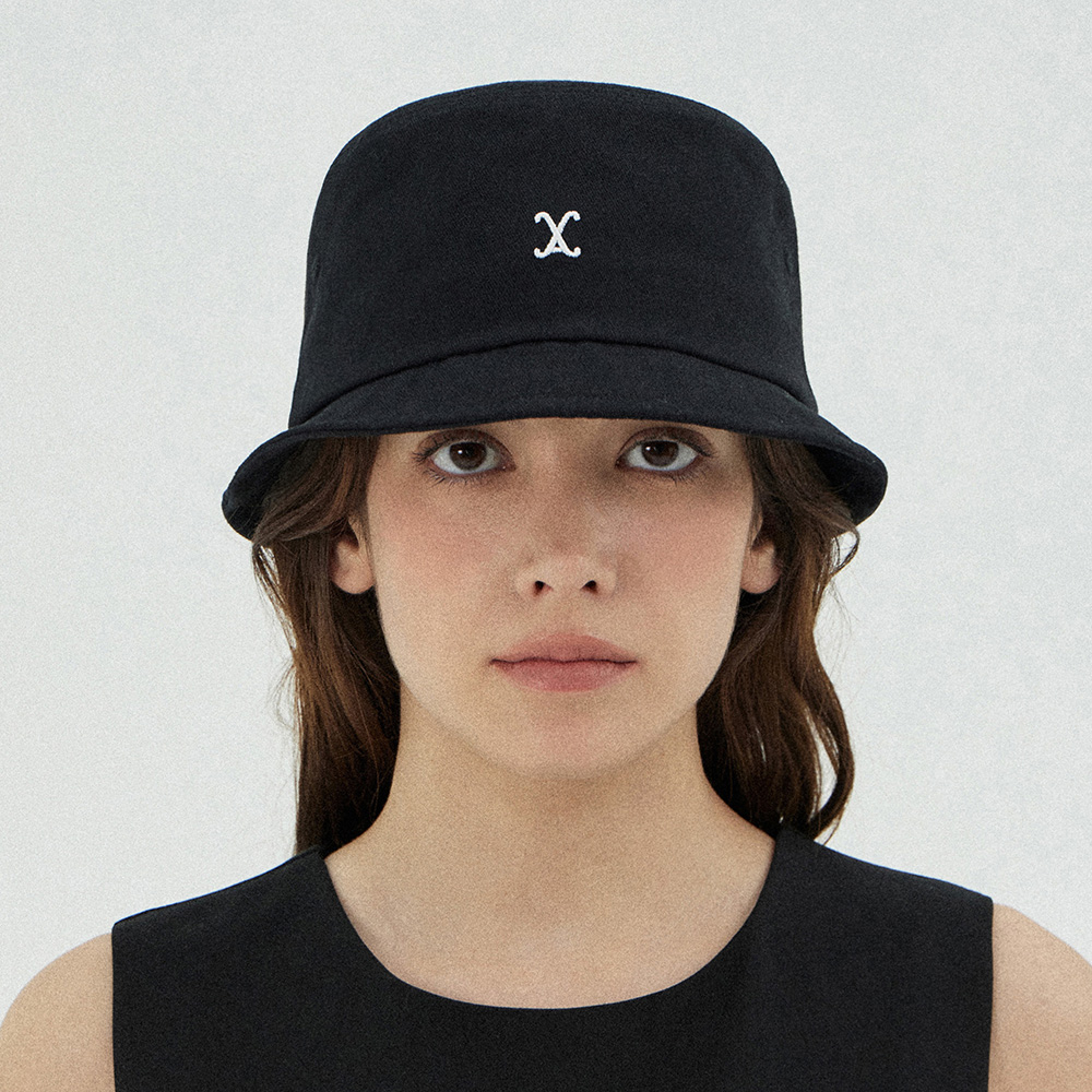 바잘 VA 커브드 로고 숏 바이저 버킷햇 39,900원