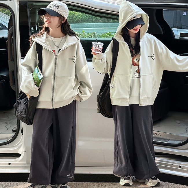 비비키드 여아 신상 초등생 하트 레터링 페인팅 후드집업 긴팔 외투 상의 초중생 주니어 봄 가을 초등생 점퍼 (7725A) 34,800원