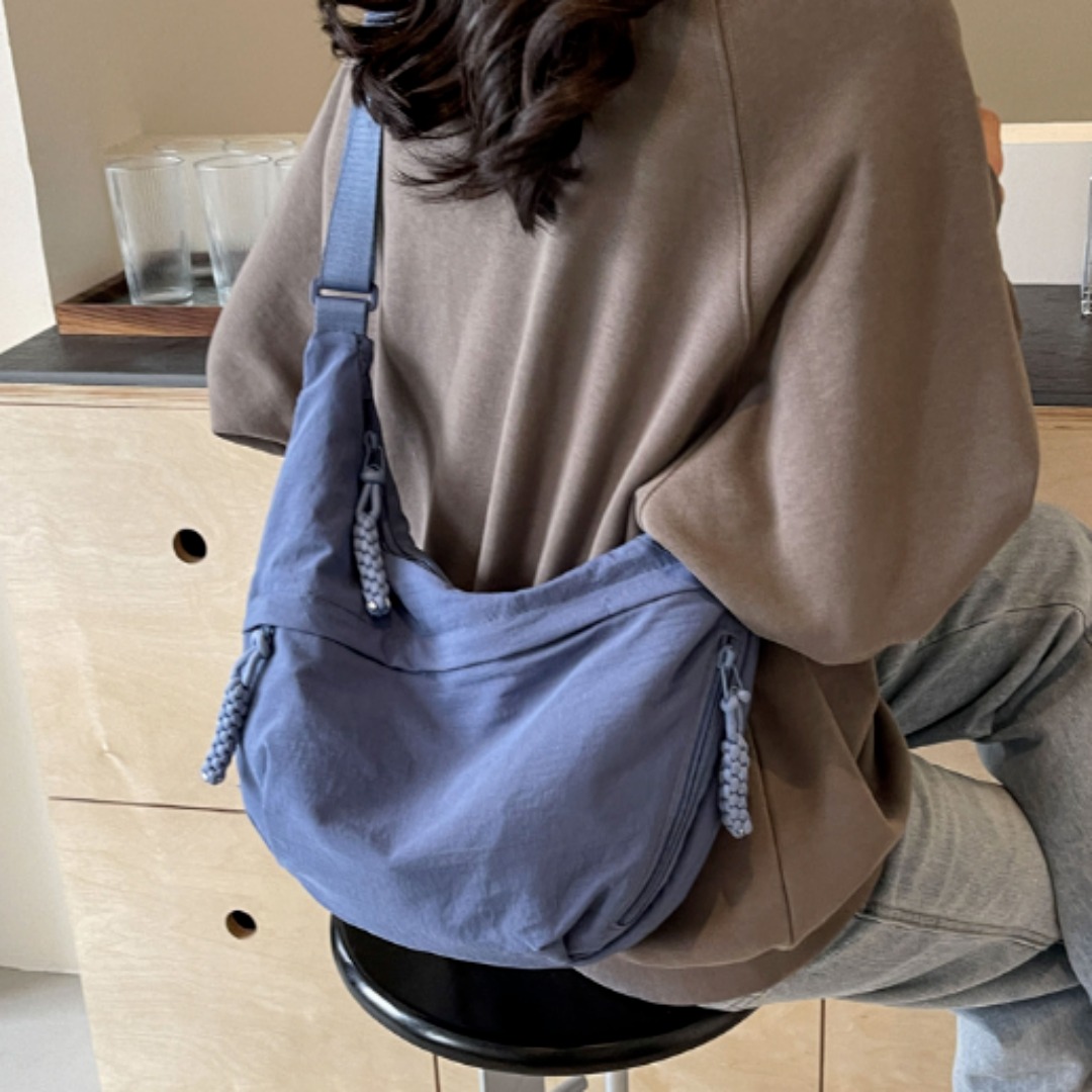 로루아 심플 반달  크로스백 숄더백 18,500원