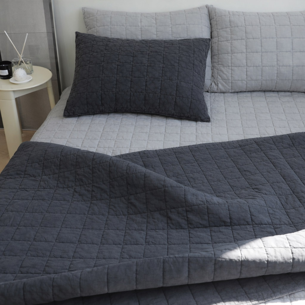 라온이브 국내제조 순면 무형광 사계절 워싱 사각 누빔 침대패드 68,400원