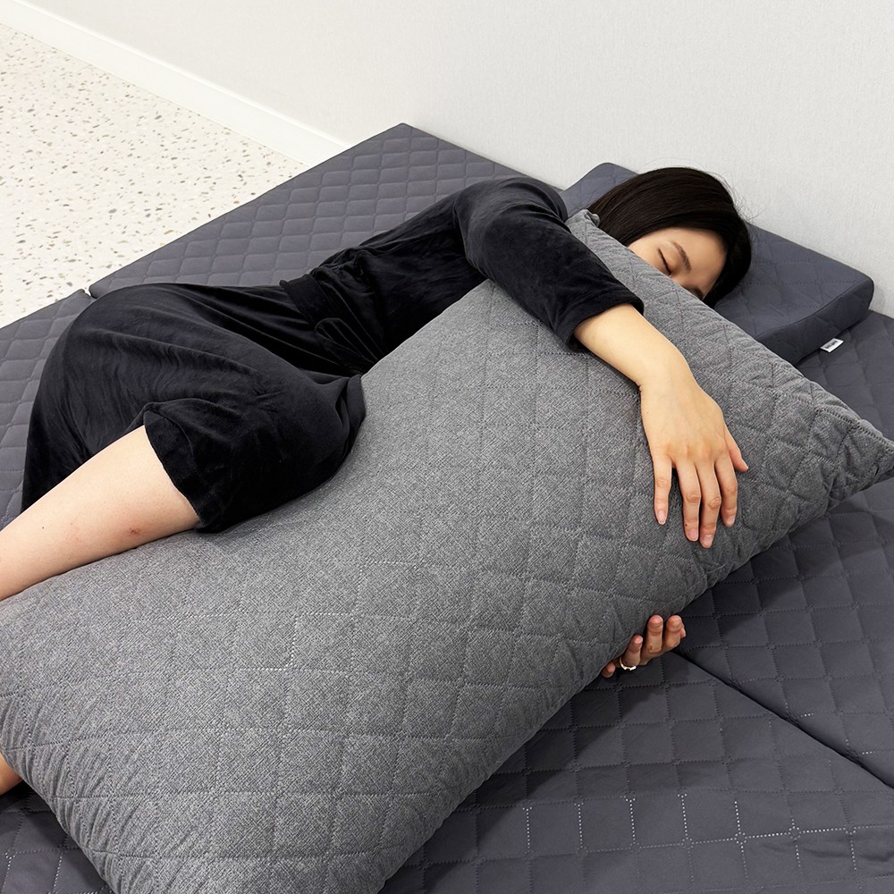 등편한 빵빵한 누빔솜 등받이 발 침대 대형 침대 쇼파 허리 쿠션 커버포함 100x60, 모던그레이누비 29,800원