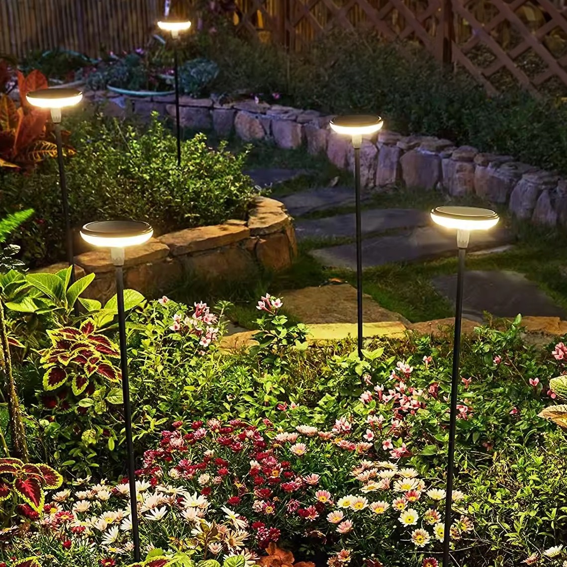 태양광 잔디등 4개세트 360도 유연 스틱형 정원 가든라이트 야외 LED 쏠라파크, 블랙 / 전구색 53,500원