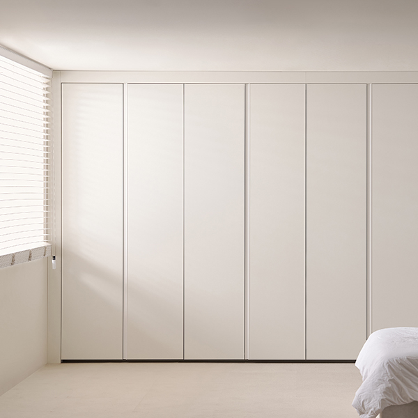 솔리에 도비니트 여닫이 미닫이 슬라이딩 붙박이장 E0등급 화이트 그레이 977,900원